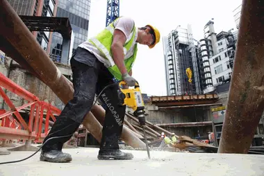 دریل بتن کن مدل D25601K دیوالت